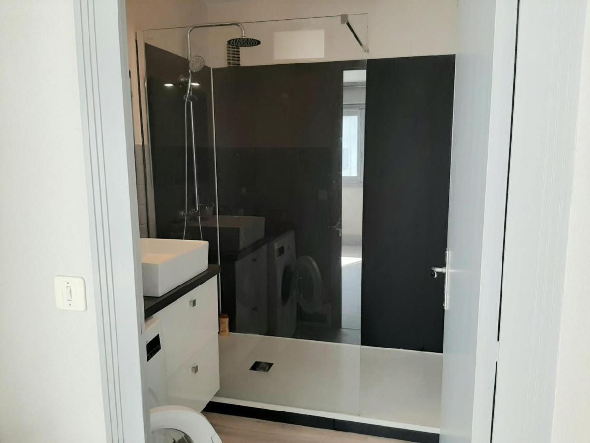 Appartement Confortable En Plein Centre De Saint-Jean-De-Luz, A Deux Pas De La Plage Et Des Commerces - Fr-1-239-586 Buitenkant foto